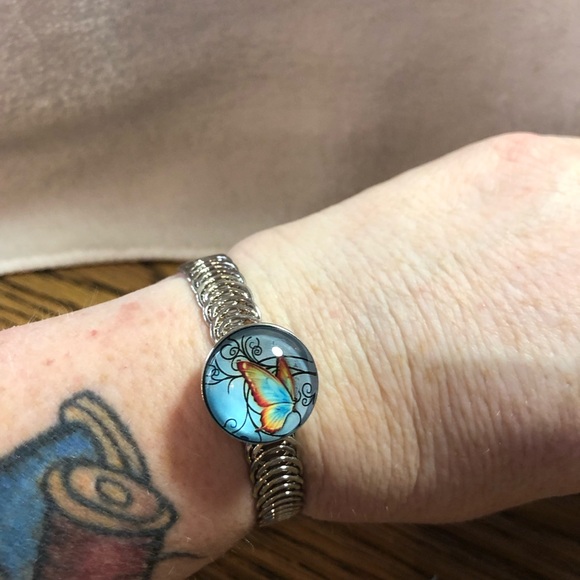 FINAL SALE- LEAVING CLOSET-NO FURTHER DISCOUNTS - Picture 6 of 6